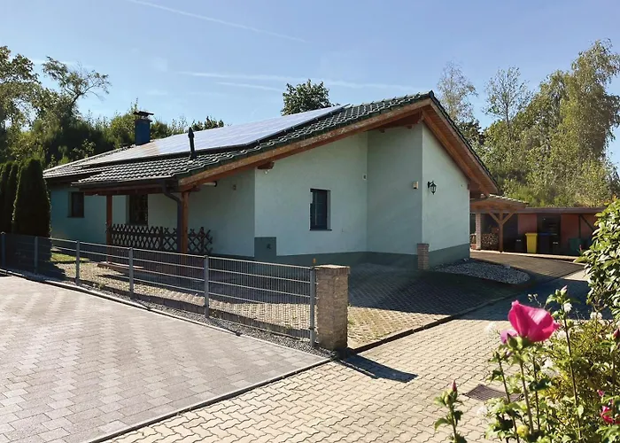 Ferienhaus Am Hang, Sky-Entertainment, DAZN, Carport, alles Barrierefrei